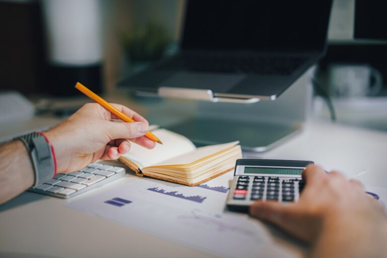 Kalkulator i dokumenty finansowe